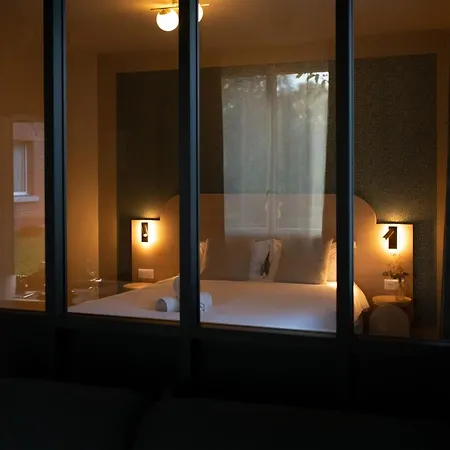 Aura Aparthotel