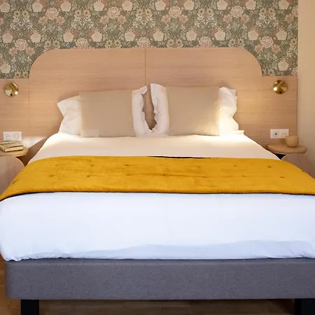 Aura Aparthotel